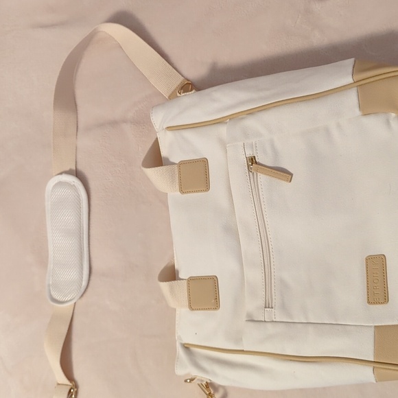 Hand Bag - Picture 9 of 10